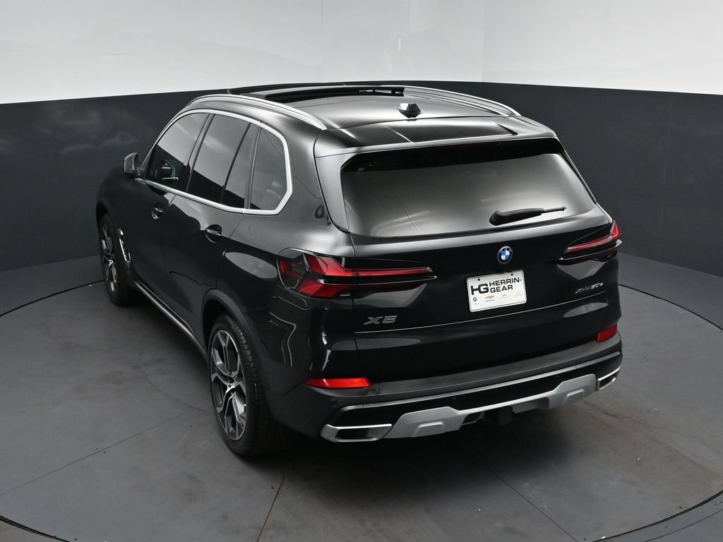 Certified 2024 BMW X5 xDrive50e w/ Premium Package AWD/4WD image 33