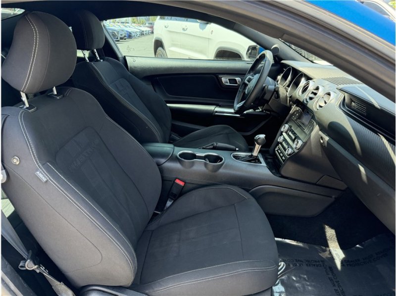 Used 2020 Ford Mustang Coupe RWD image 24