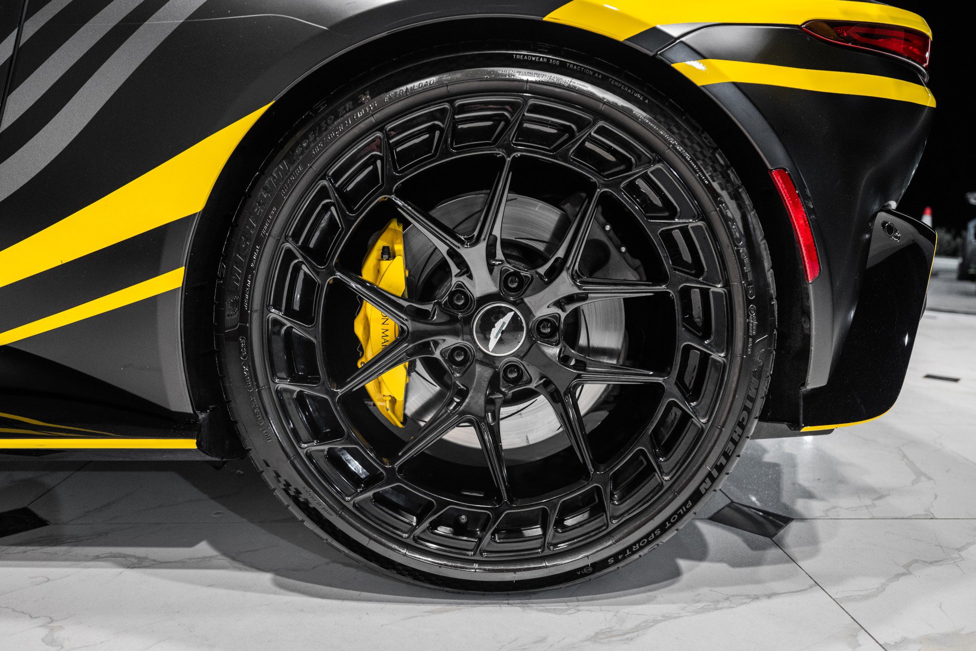 Used 2019 Aston Martin V8 Vantage image 49