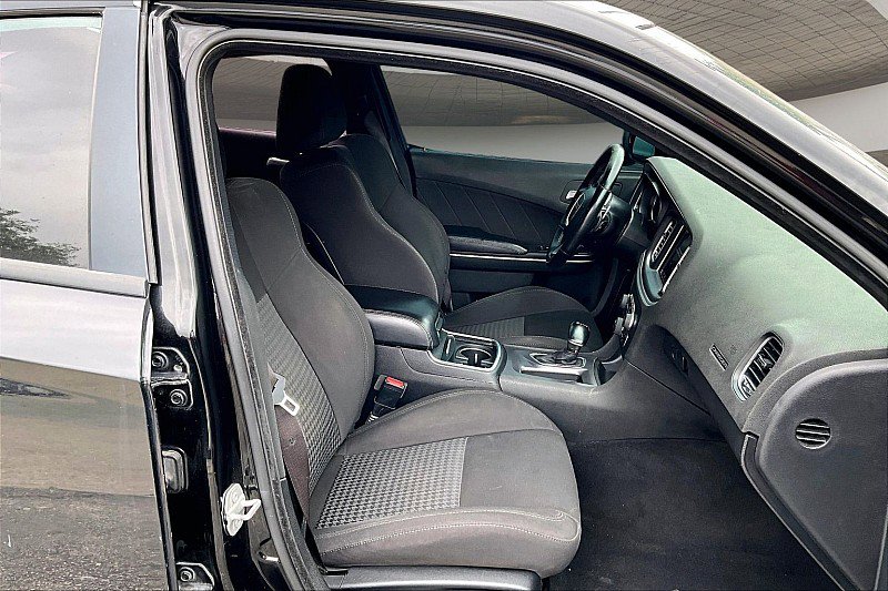 Used 2019 Dodge Charger GT RWD image 6