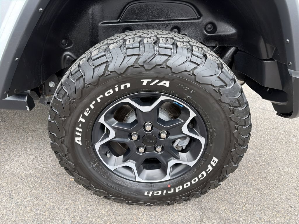 Used 2023 Jeep Wrangler Unlimited Rubicon 4xe w/ Cold Weather Group AWD/4WD image 33