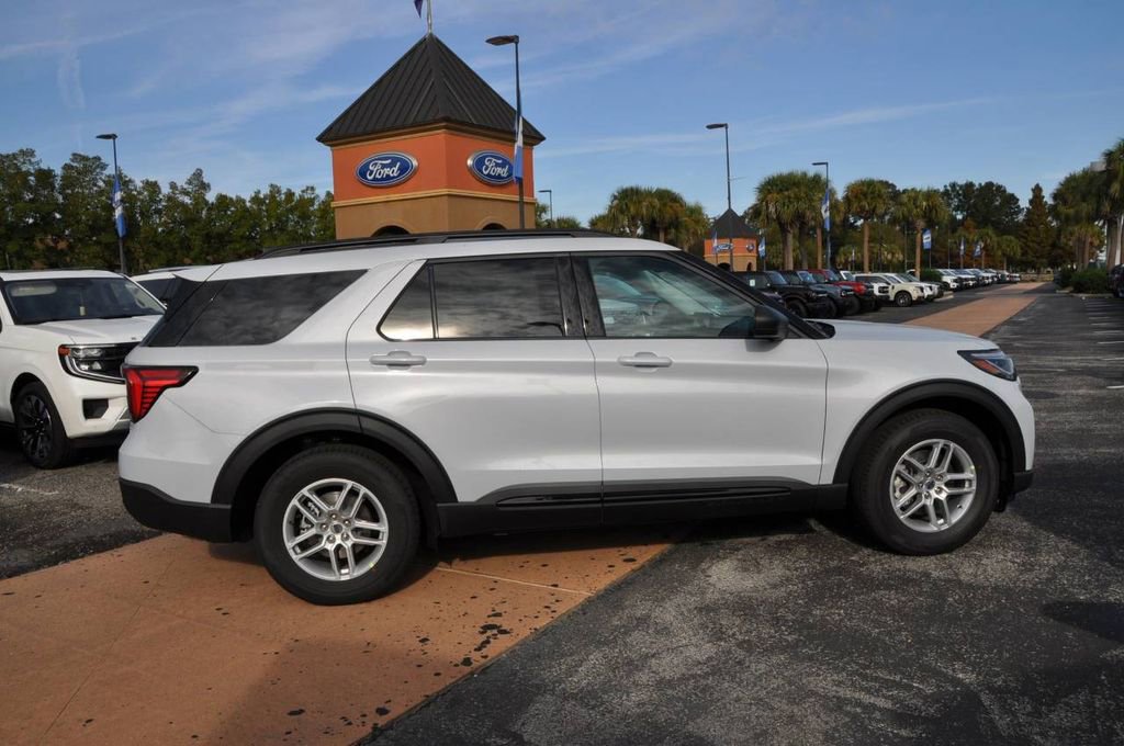 New 2026 Ford Explorer Active w/ Active Comfort Package image 6