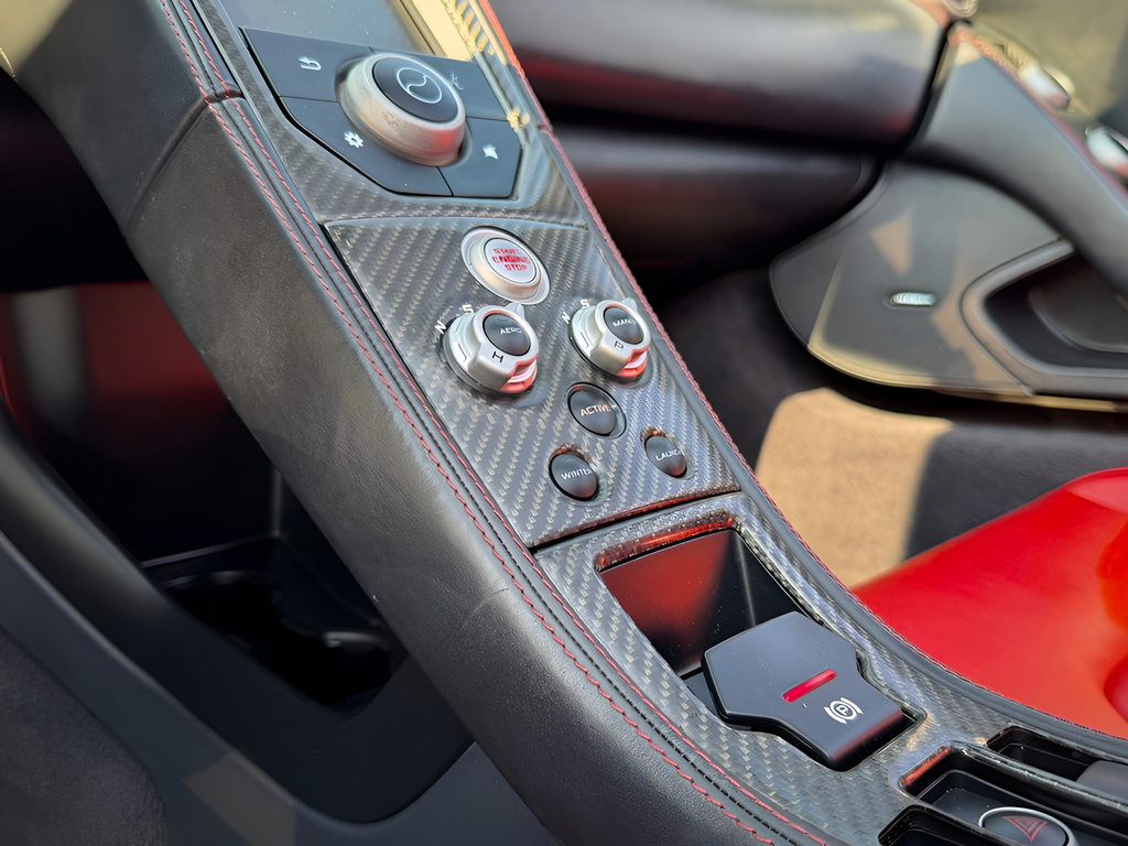 Used 2015 McLaren 650S Spider RWD image 48
