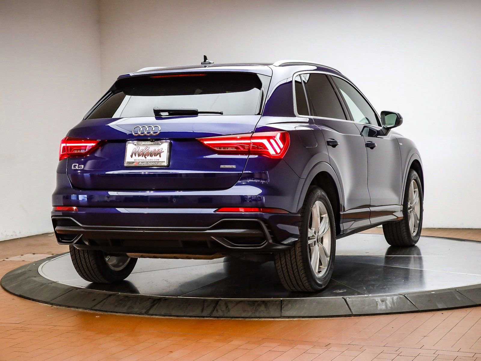 Certified 2022 Audi Q3 2.0T Premium w/ Convenience Package image 7