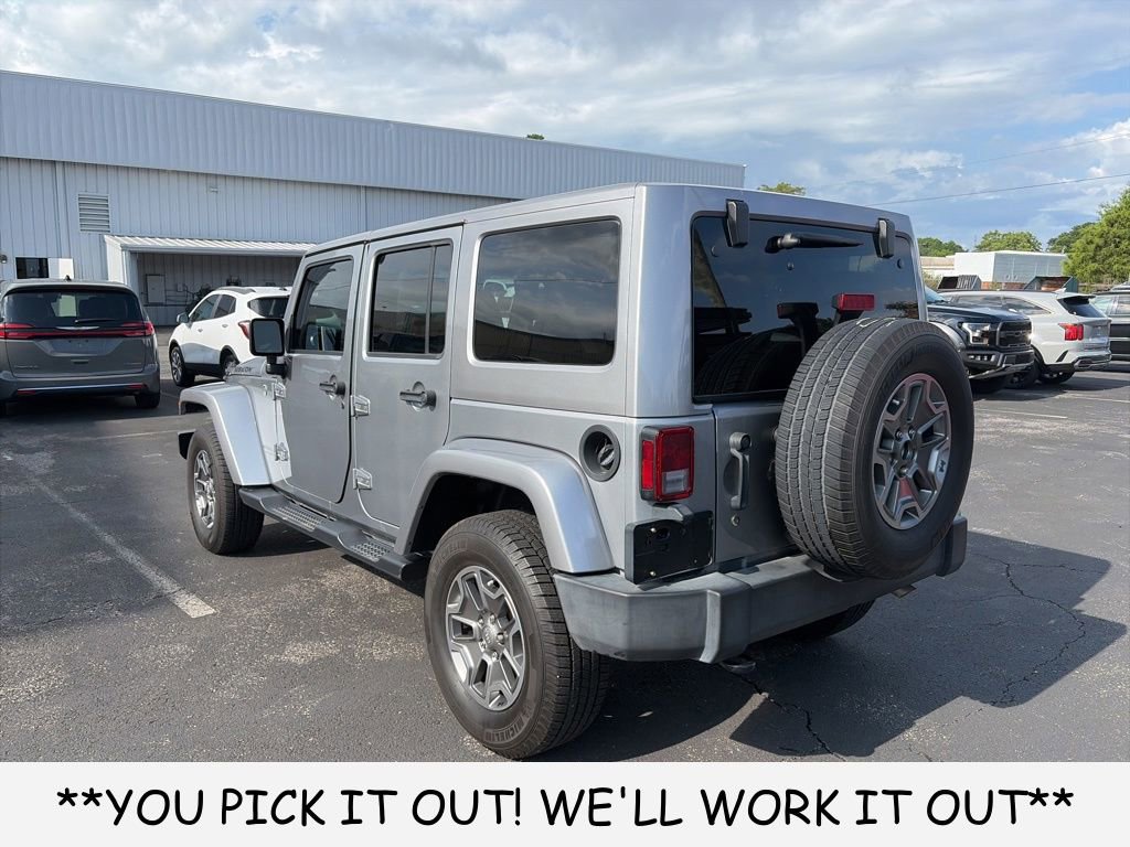 Used 2016 Jeep Wrangler Unlimited Rubicon w/ Connectivity Group AWD/4WD image 4