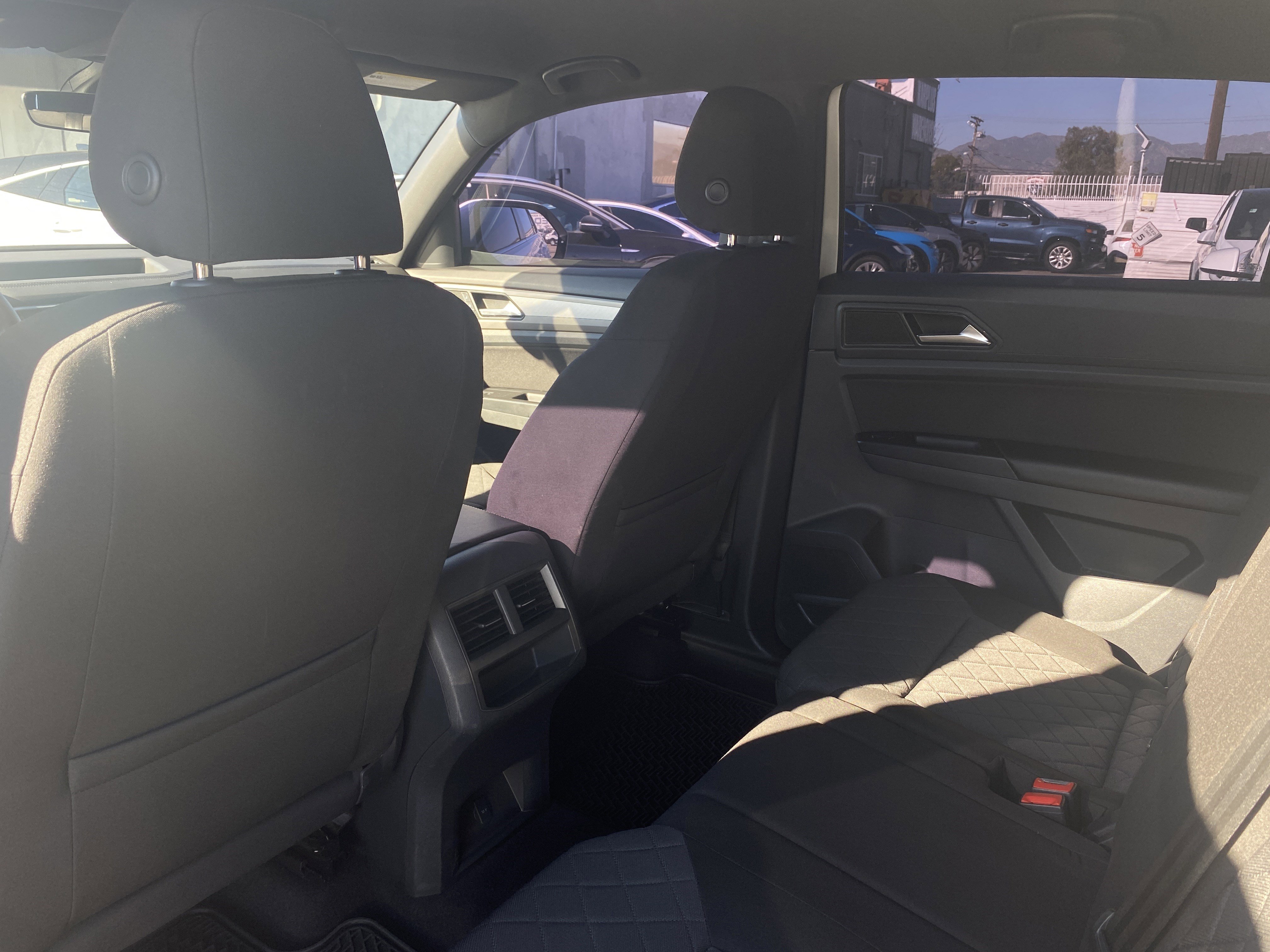 Used 2020 Volkswagen Atlas Cross Sport S image 18