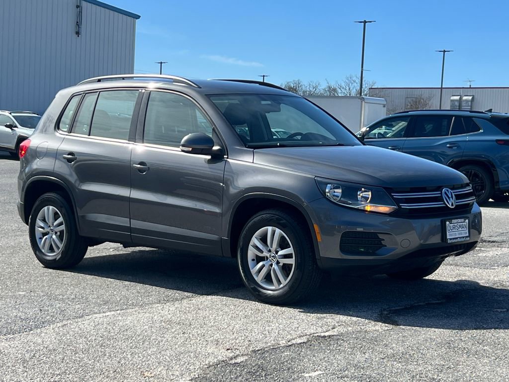 Used 2016 Volkswagen Tiguan S image 6