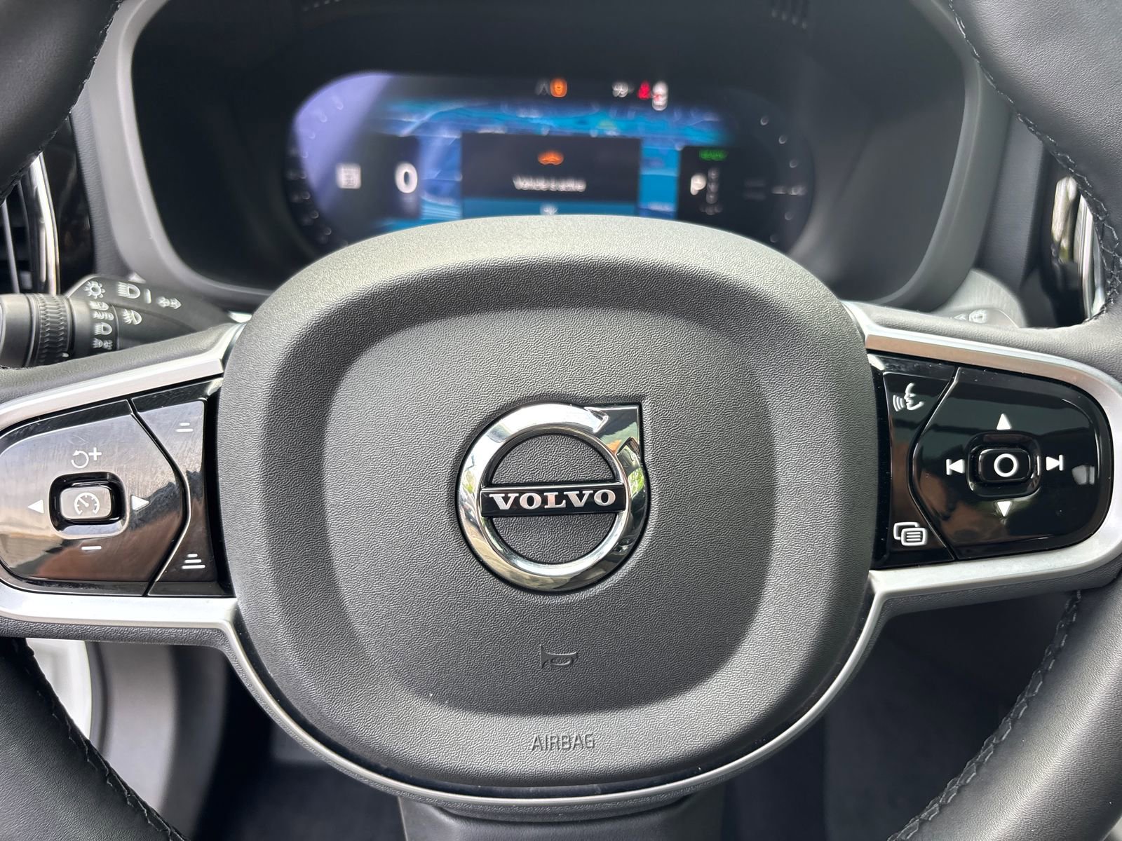 Used 2025 Volvo XC60 T8 Plus w/ Protection Package Premier AWD/4WD image 16