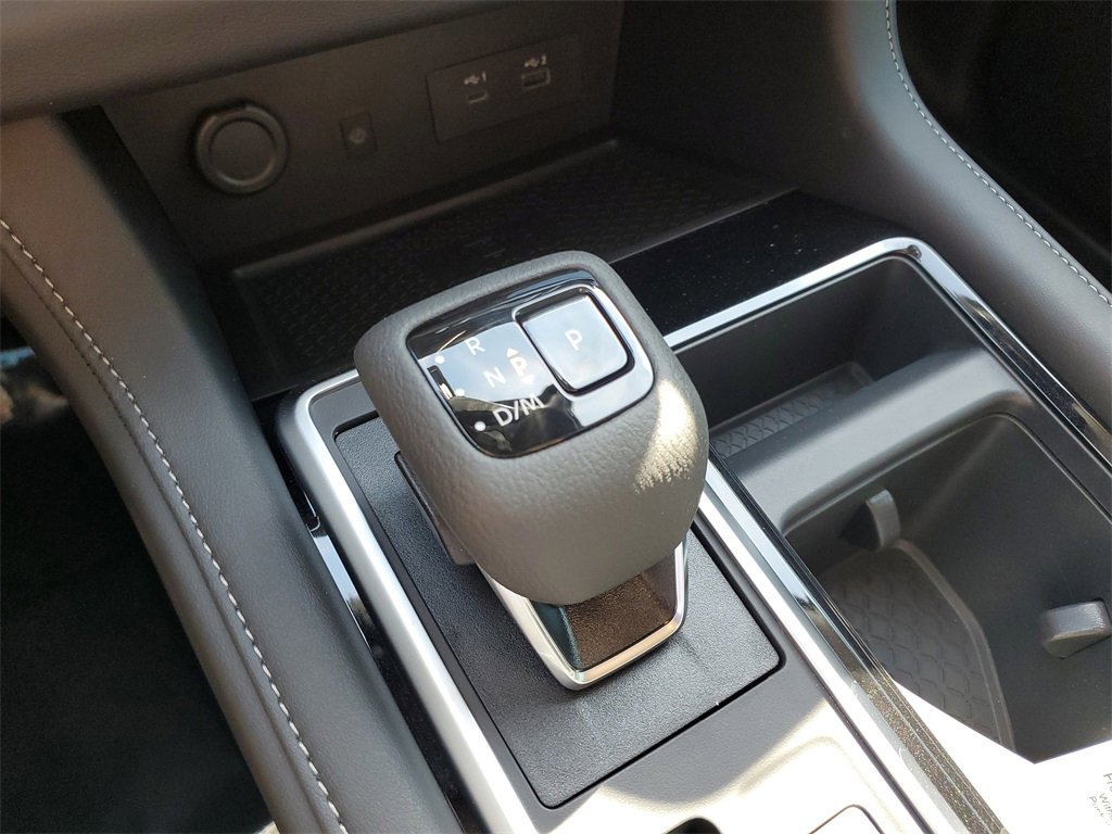 New 2025 Nissan Pathfinder SL w/ SL Premium Package image 16