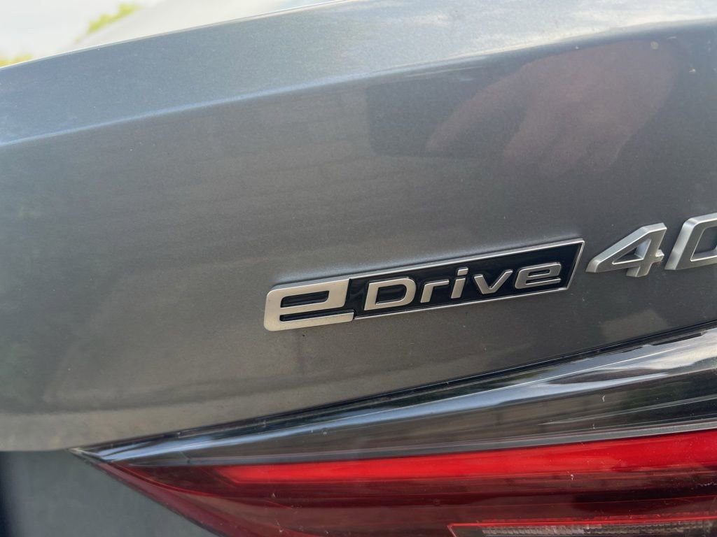 Certified 2024 BMW i4 eDrive40 w/ Premium Package RWD image 6