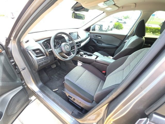 Used 2023 Nissan Rogue SV image 12
