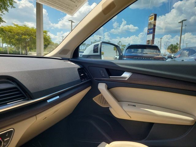 Used 2021 Audi Q5 Prestige w/ Prestige Package image 28