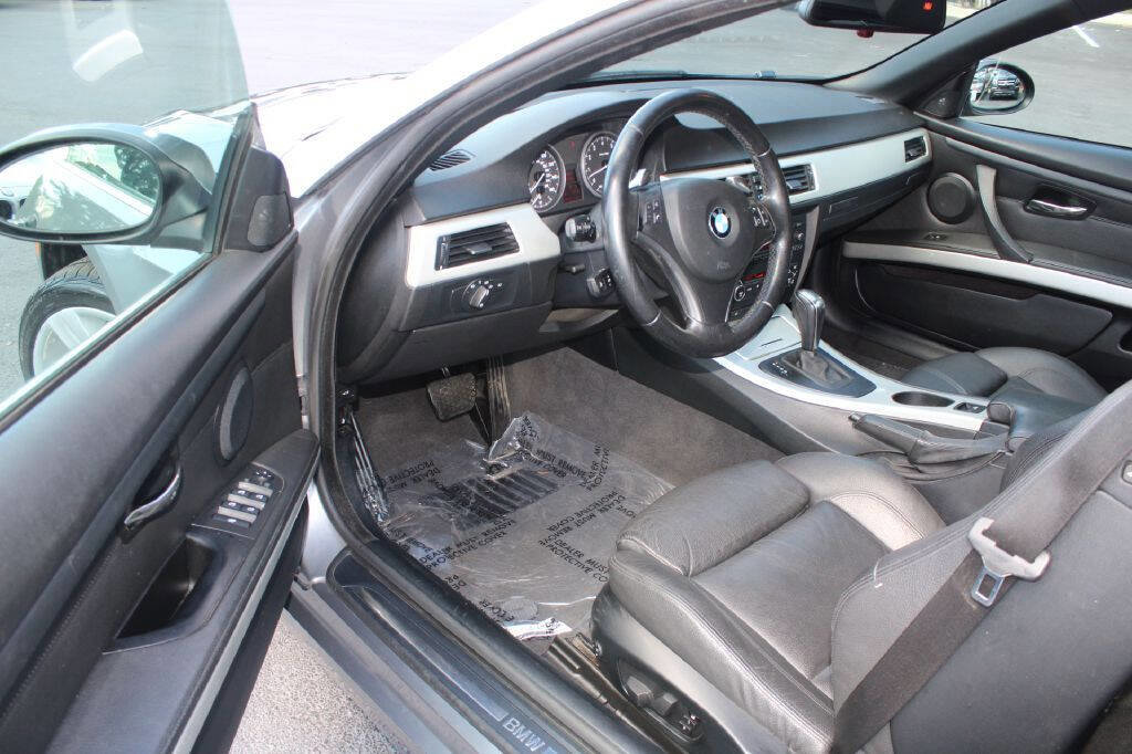 Used 2007 BMW 335i Convertible image 7