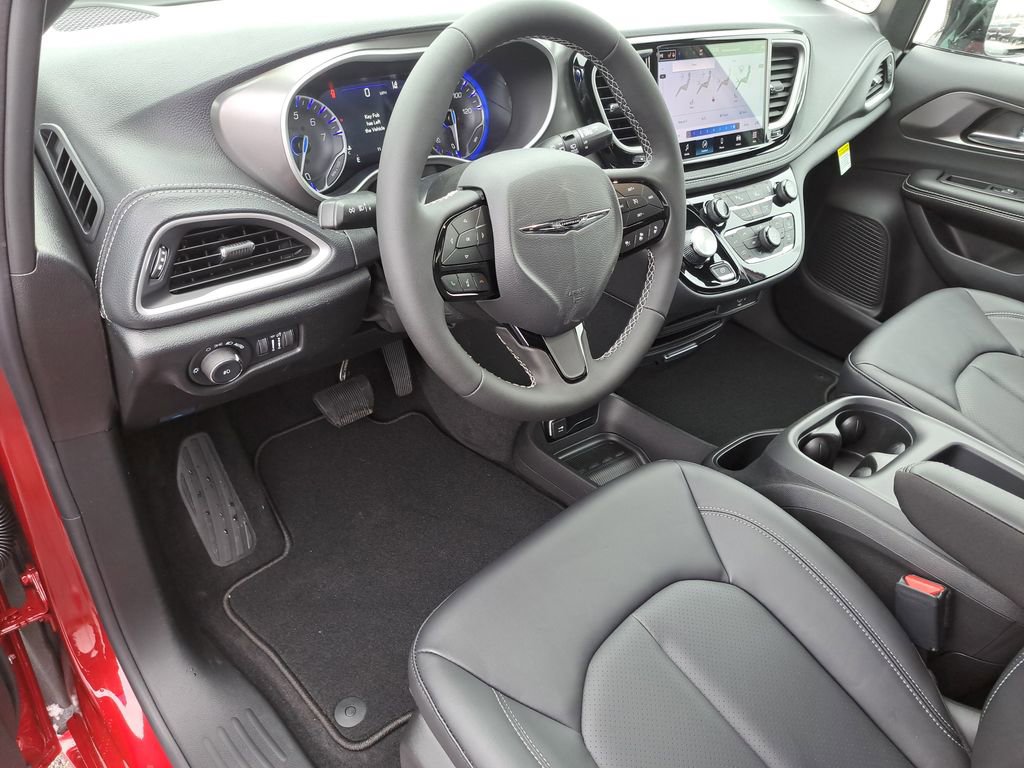 New 2026 Chrysler Pacifica Select w/ S Appearance Package image 14