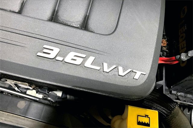 Used 2018 Dodge Grand Caravan SXT w/ Blacktop Package image 25