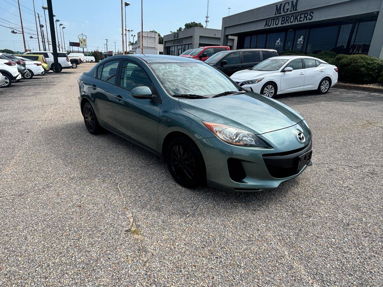 Used 2013 MAZDA MAZDA3 i SV w/ Convenience Pkg FWD image 2
