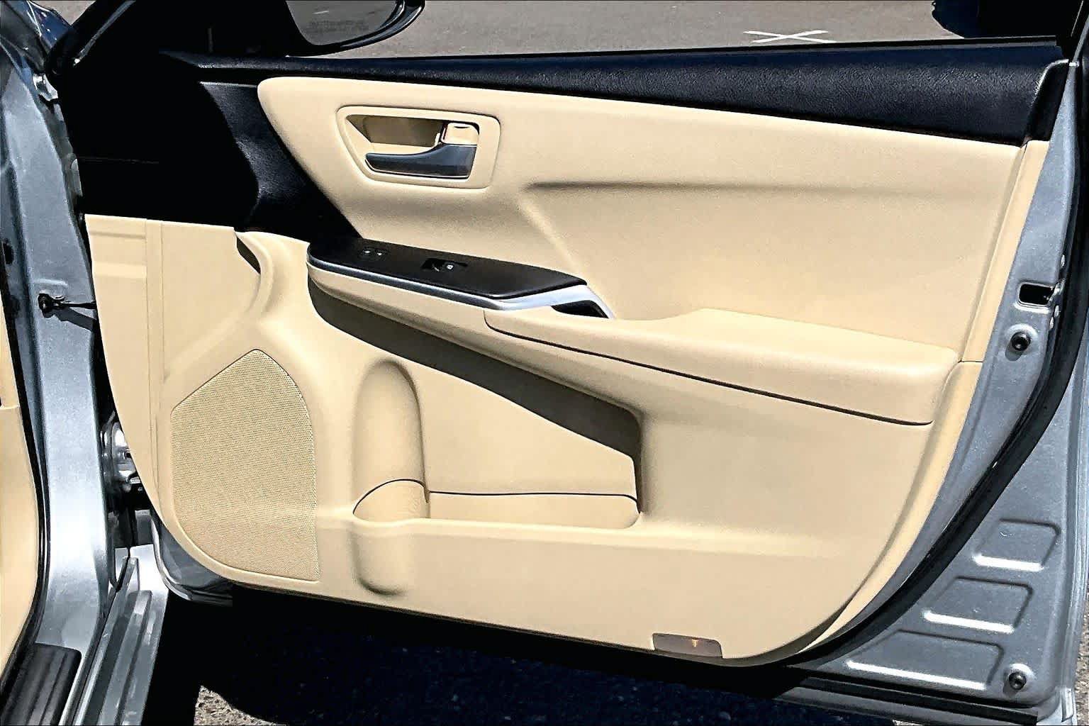 Used 2015 Toyota Camry LE FWD image 22
