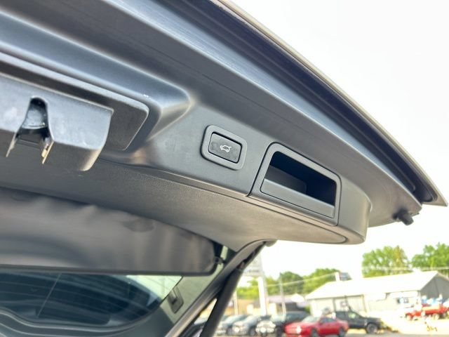Used 2019 Land Rover Range Rover Velar R-Dynamic SE AWD/4WD image 14