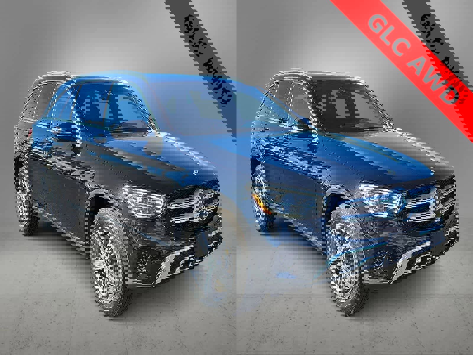 Used 2022 Mercedes-Benz GLC 300 4MATIC w/ Premium Package Lite image 2