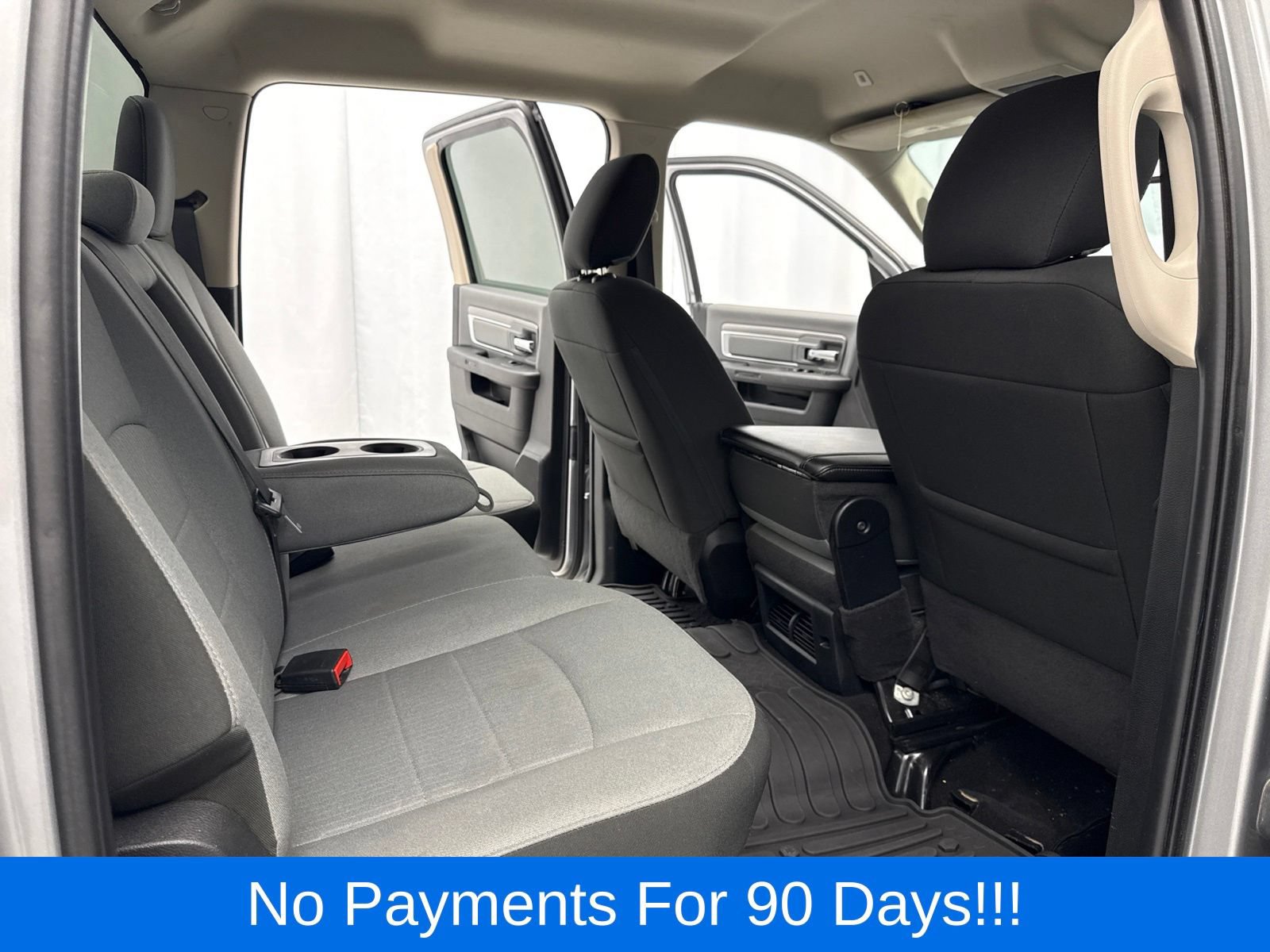 Used 2022 RAM 1500 Classic SLT w/ Protection Group AWD/4WD image 32