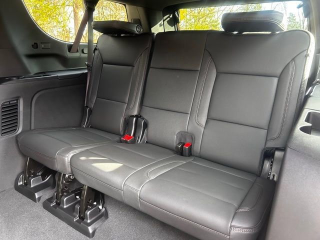 New 2026 Chevrolet Suburban High Country image 13