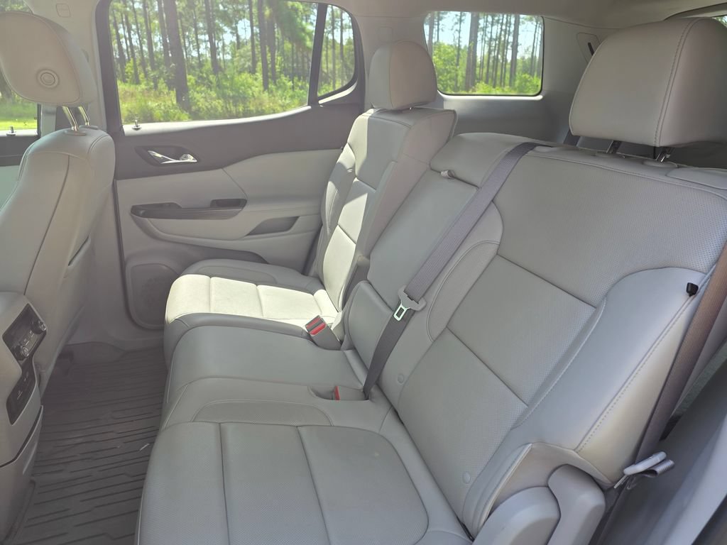 Used 2020 GMC Acadia SLT w/ Trailering Package FWD image 16