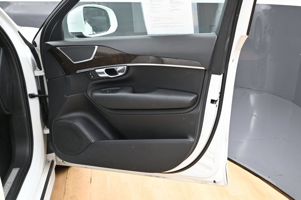Used 2018 Volvo XC90 T6 Momentum w/ Convenience Package AWD/4WD image 34