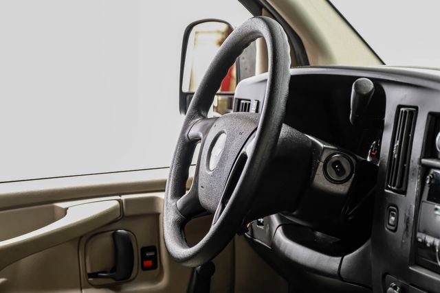 Used 2009 Chevrolet Express 1500 image 28