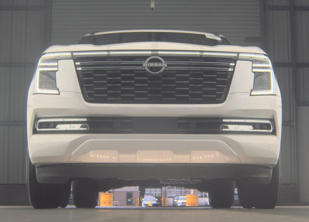 Used 2025 Nissan Armada SL w/ Captain's Chari Seat Package RWD image 2