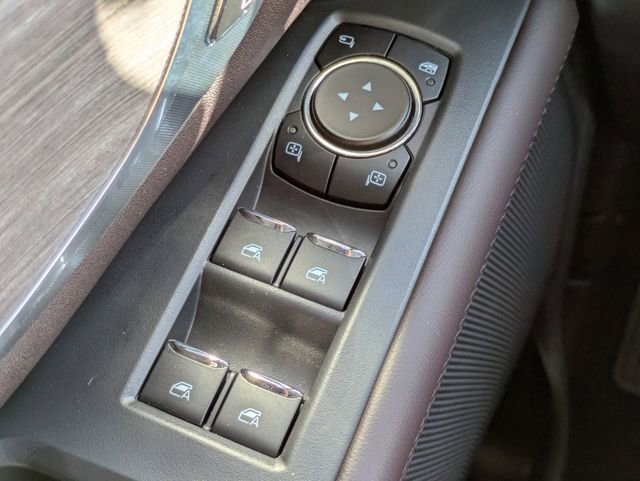 Certified 2025 Ford Expedition Platinum w/ Platinum Ultimate Package image 25