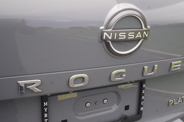Used 2022 Nissan Rogue Platinum w/ Head-Up Display Package FWD image 38