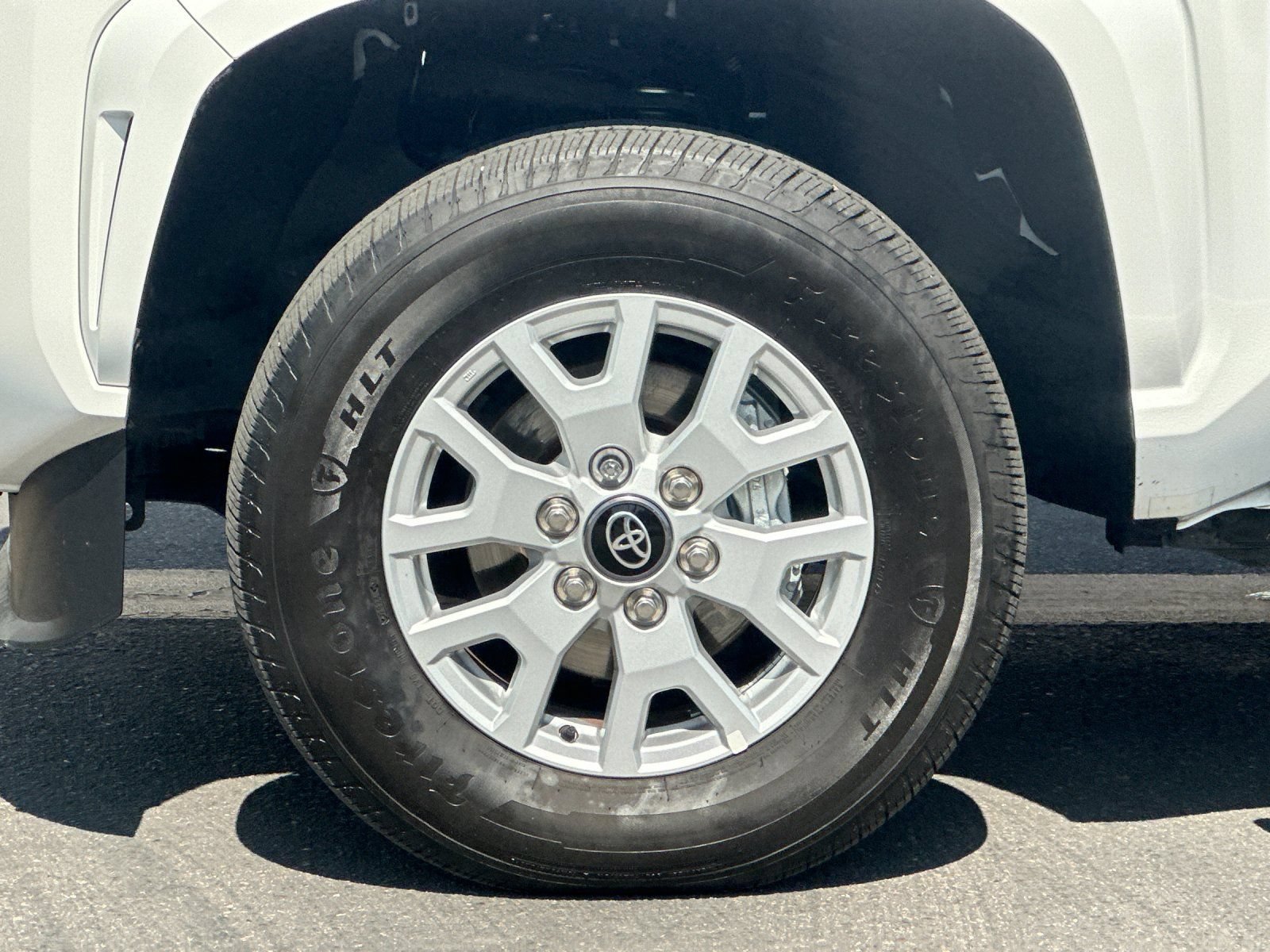Used 2024 Toyota Tacoma SR5 AWD/4WD image 22