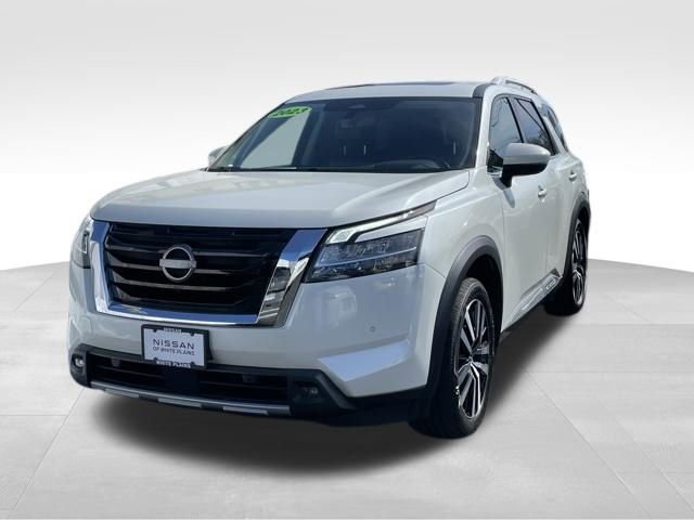 Used 2023 Nissan Pathfinder Platinum AWD/4WD image 2