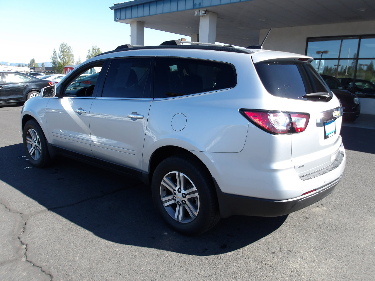 Used 2016 Chevrolet Traverse LT image 3