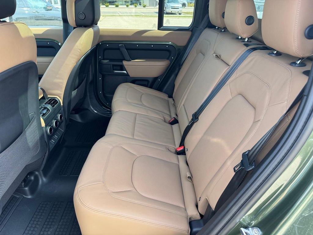 New 2026 Land Rover Defender 110 X-Dynamic SE AWD/4WD image 7