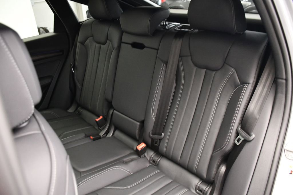 Used 2025 Audi Q5 2.0T Premium Plus w/ Premium Plus Package image 44