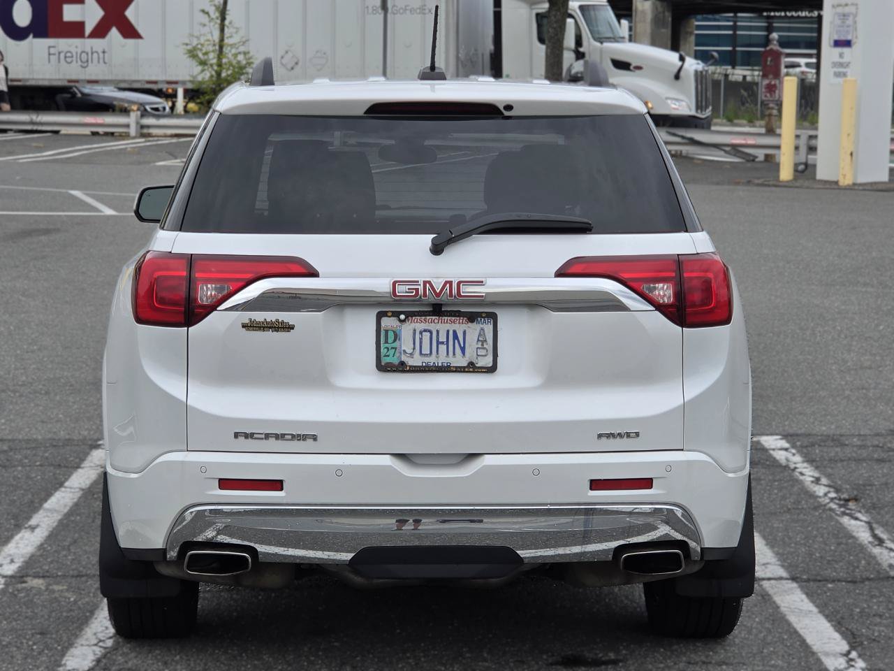 Used 2017 GMC Acadia Denali w/ Technology Package AWD/4WD image 6