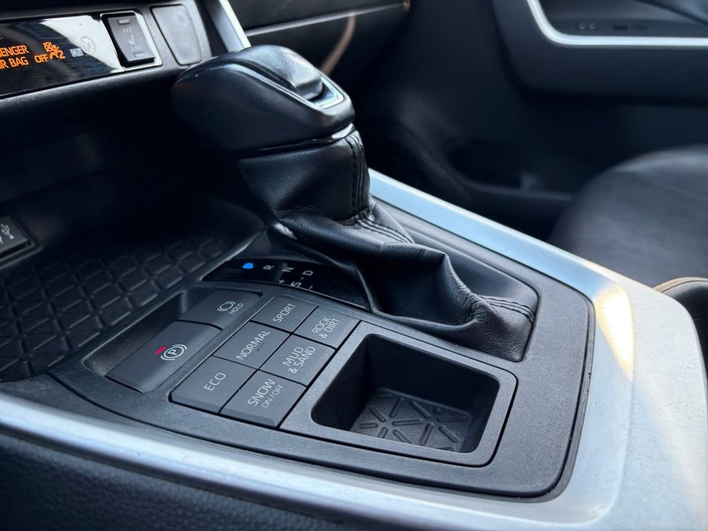 Used 2019 Toyota RAV4 XLE Premium w/ Cold Weather Package image 28