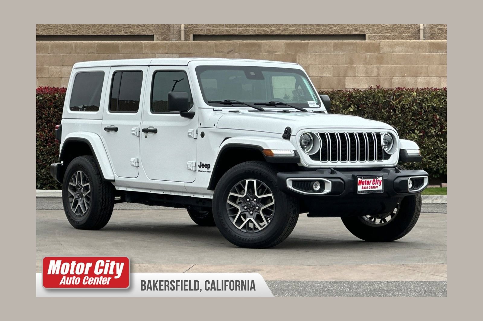 Used 2025 Jeep Wrangler Sahara image 1
