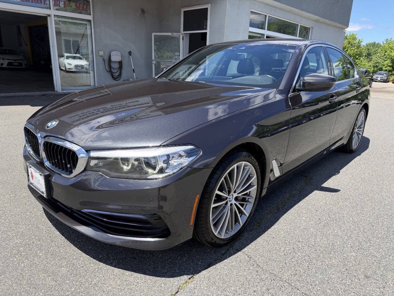 Used 2020 BMW 540i xDrive AWD/4WD image 3