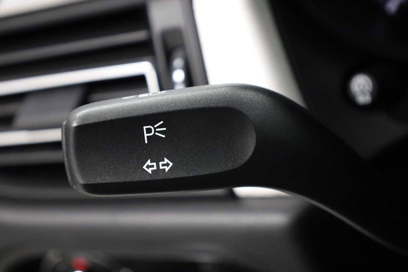 Certified 2026 Porsche Macan image 31