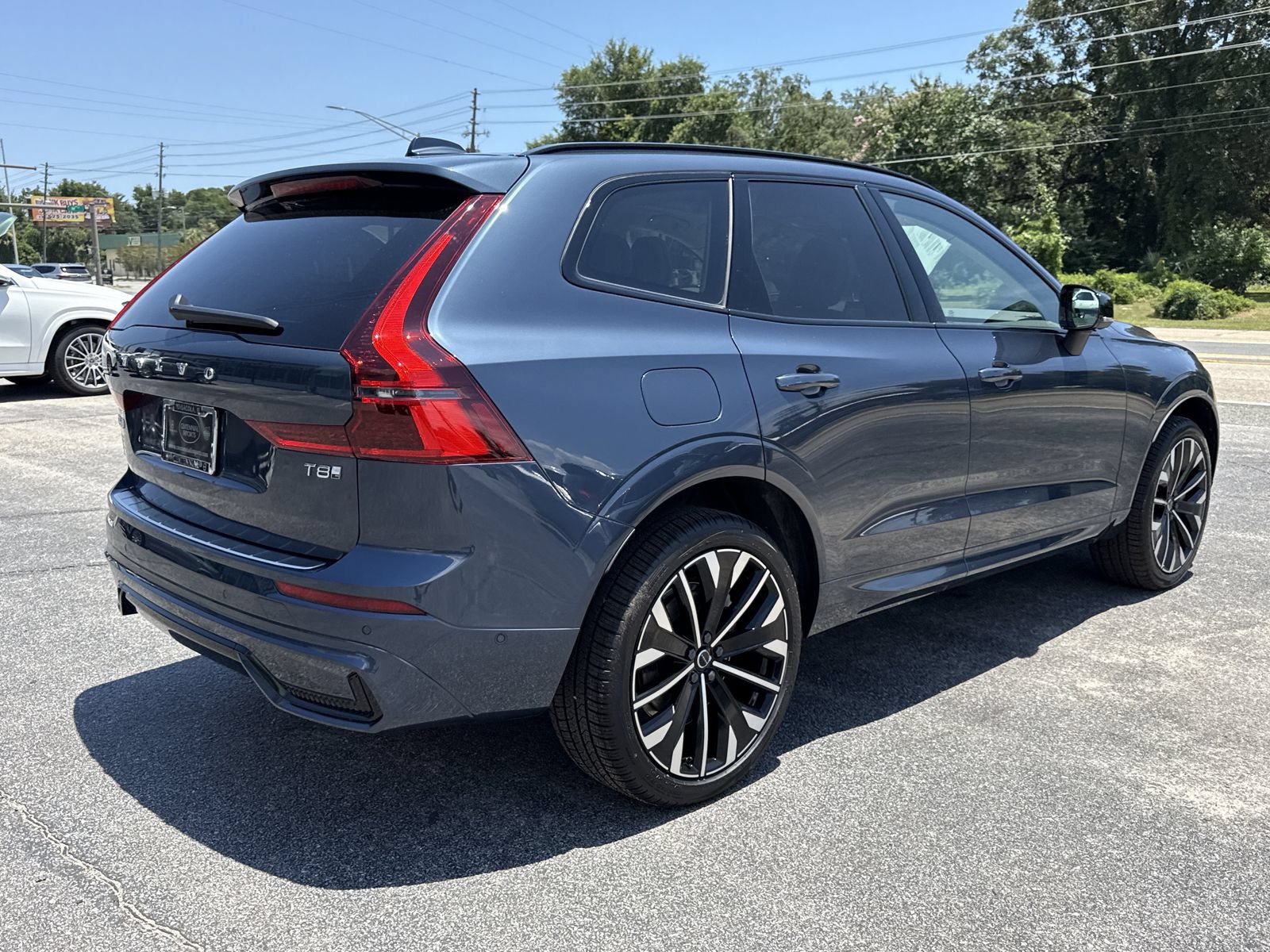 New 2026 Volvo XC60 T8 Ultra w/ Protection Package Premier AWD/4WD image 5