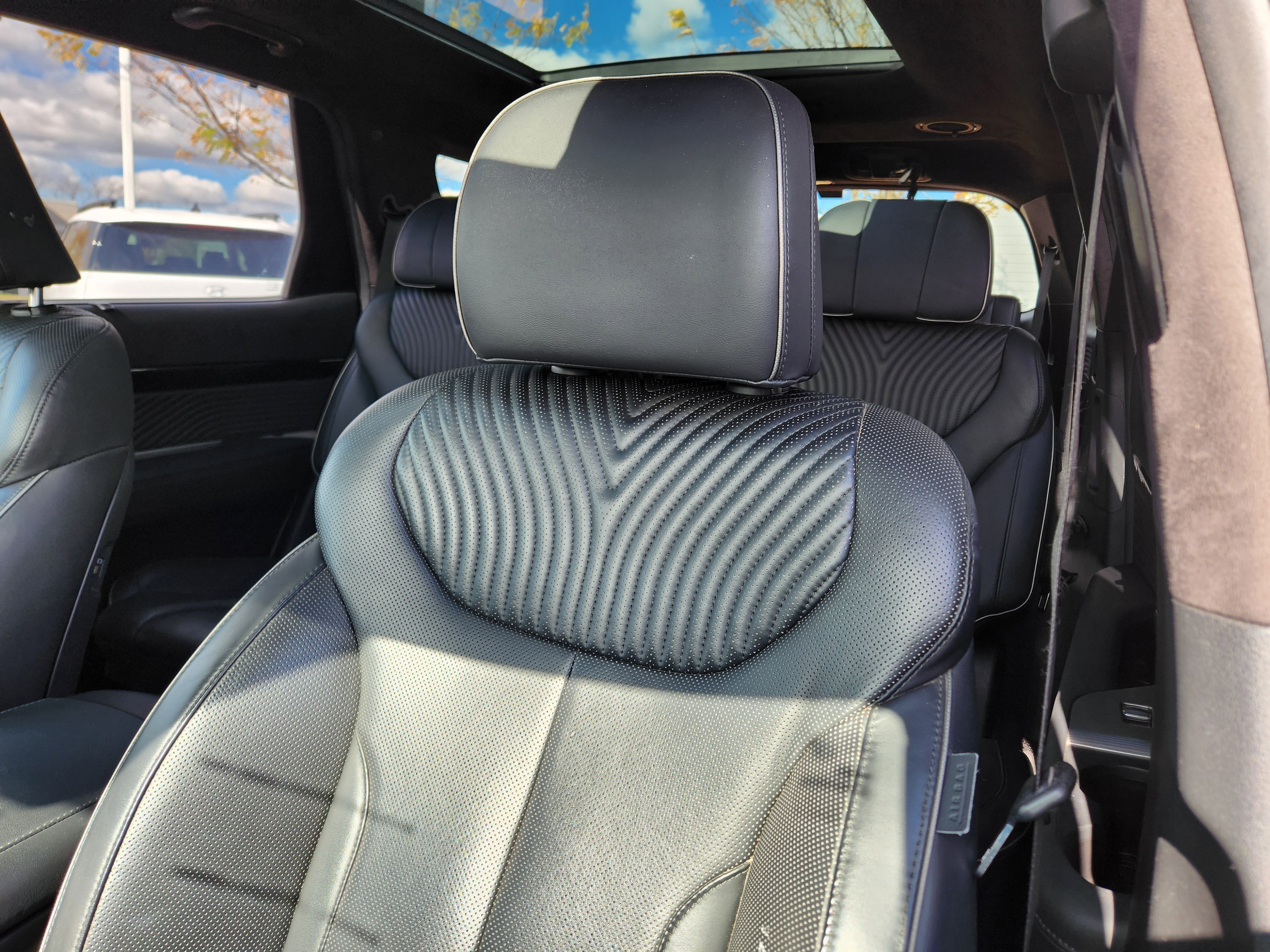 Used 2023 Hyundai Palisade Calligraphy image 11