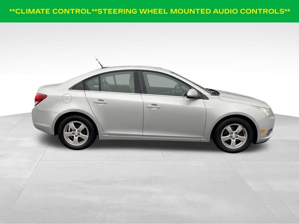 Used 2012 Chevrolet Cruze LT image 4