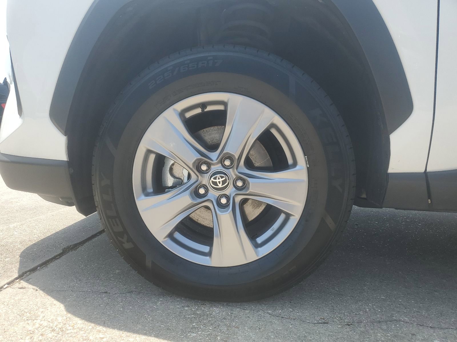 Used 2025 Toyota RAV4 XLE FWD image 7