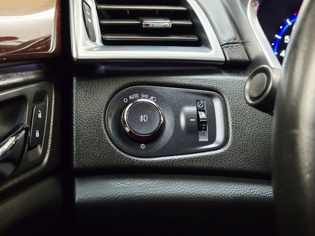 Used 2015 Cadillac SRX Performance w/ Driver Awareness Package FWD image 30