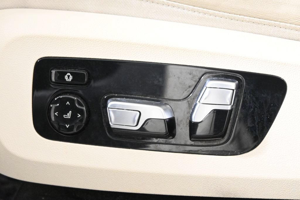 Used 2020 BMW X7 xDrive40i w/ Premium Package AWD/4WD image 31