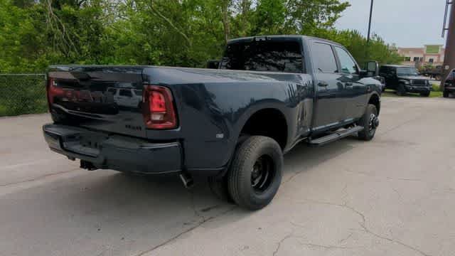 New 2026 RAM 3500 Big Horn AWD/4WD image 8