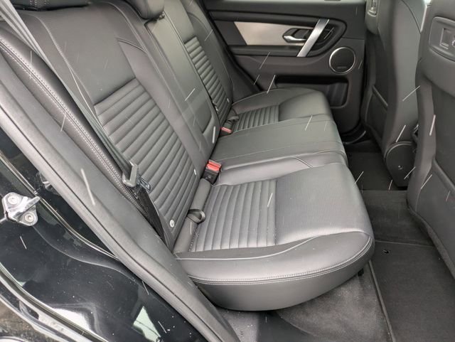 Used 2025 Land Rover Discovery Sport Dynamic SE image 17