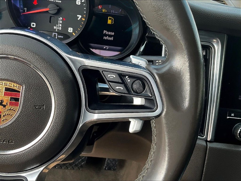Used 2018 Porsche Macan AWD/4WD image 11